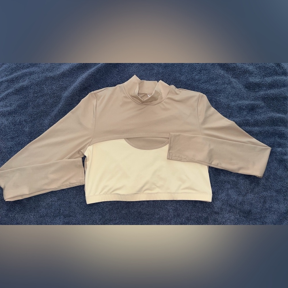 Fabletics cropped tan/cream top size XXL